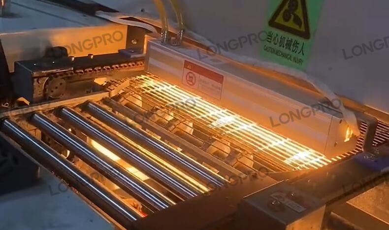 焊錫快速熔化成焊點.jpg 焊錫快速熔化成焊點.jpg